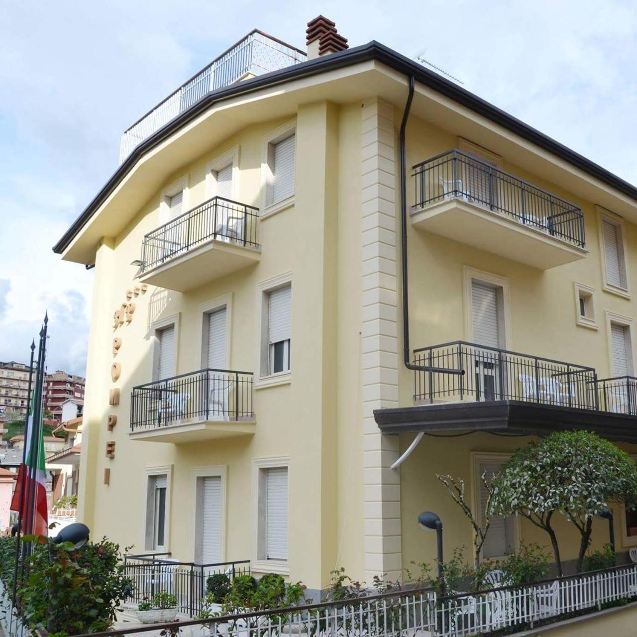 Hotel Pompei Fiuggi Exterior photo